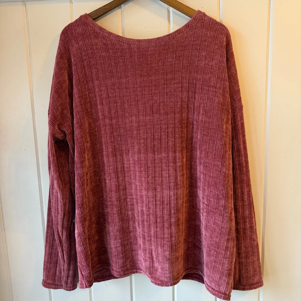 Easel Long Sleeve Burgundy Red Velvet Ribbed Sweater w/ Open Back, Size L, NWOT
